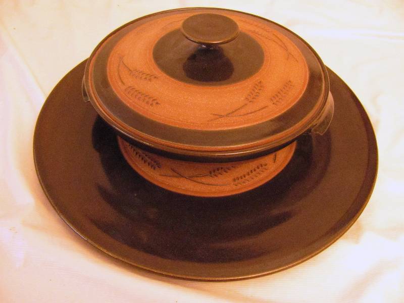 lot 6337 image: Stoneware - What a Great 3 Piece Set Bid Now