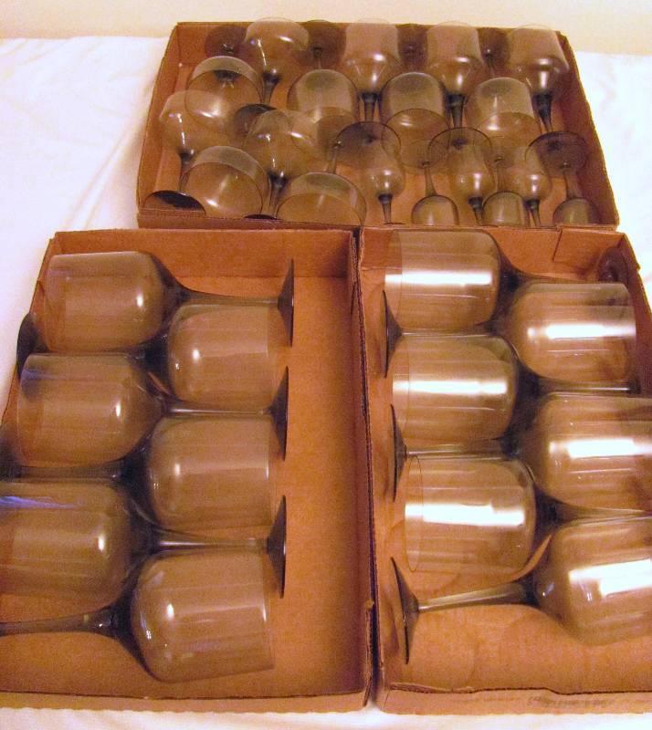 lot 6352 image: Huge Lot of Stem Ware 30 Pieces