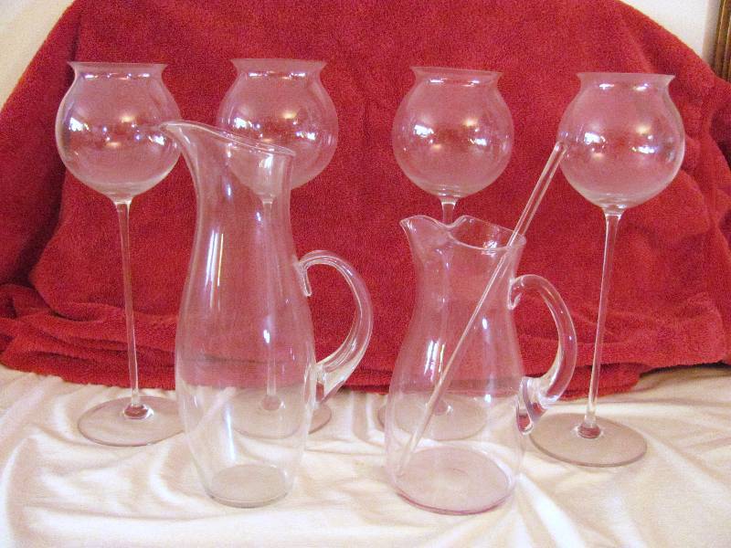 lot 6363 image: 2 Glass Pitchers and 4 Stem Ware - Cute Little Set