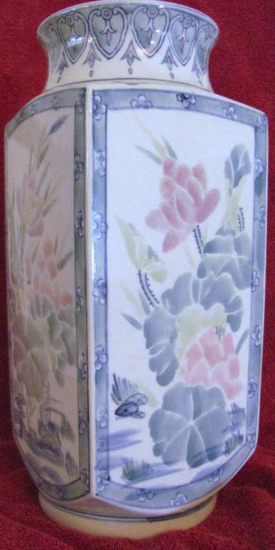 lot 6364 image: 15 Vase - Asian Look - Very Colorful