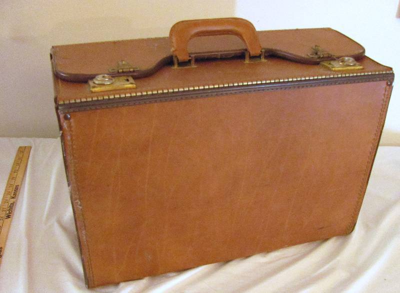 lot 6368 image: Catalog Case