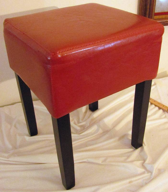 lot 6382 image: Super Nice Padded Stool - 14 x 14 x 19 High