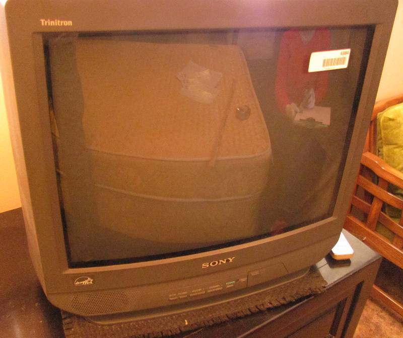 lot 6384 image: Sony Trinitron 20 Color TV