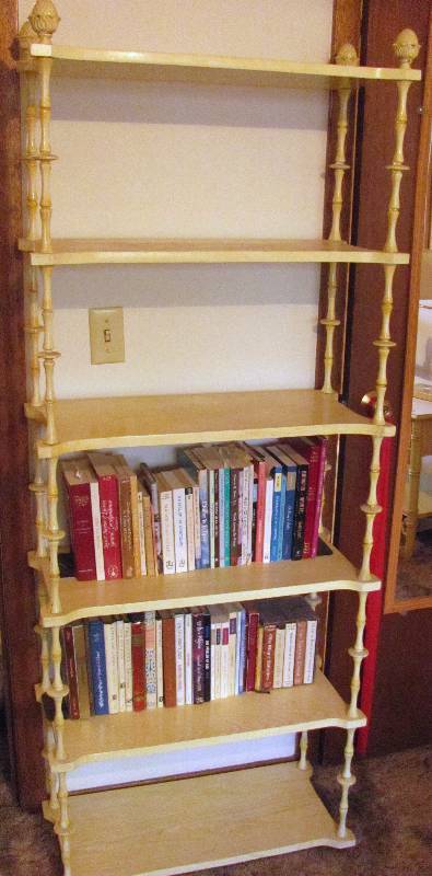 lot 6404 image: Nice 5 Shelf Bookshelf for all Your Books or Collectibles