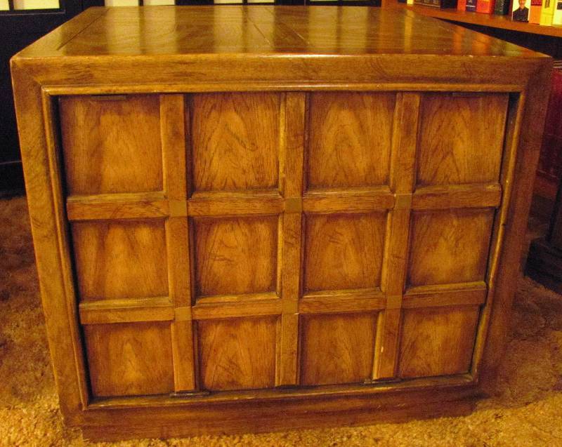 lot 7010 image: 2 Tables in this set Eye Turning End Table with Storage 23.5 Square