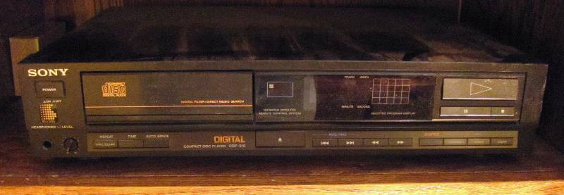 lot 7016 image: Sony Digital Compact Disc Player M#CDP-510 with Headphone Jack