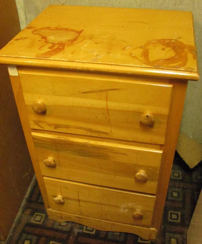lot 7054 image: 3 Drawer Chest with Rags