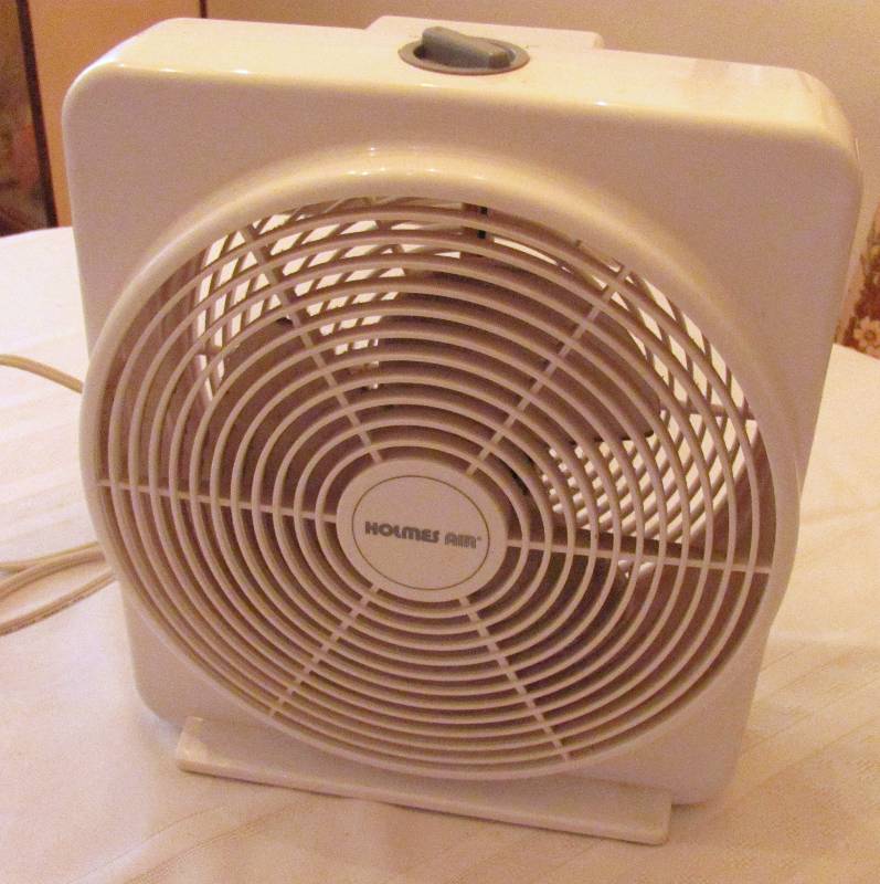 lot 7058 image: Small Fan - Holmes Air