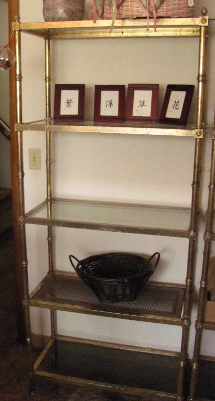 lot 7098 image: Decorative Shelf with shelves #2