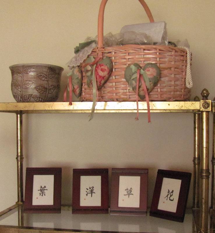 lot 7110 image: Lot of small home dcor