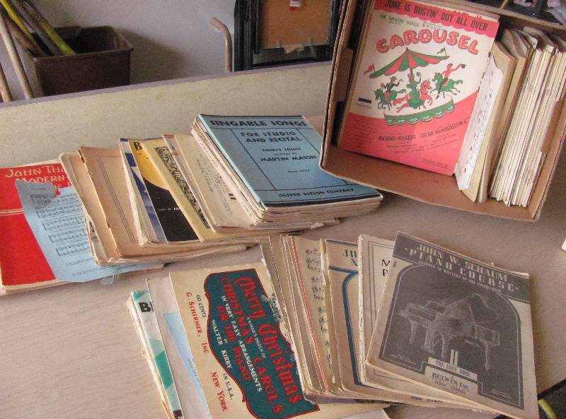 lot 7124 image: Assorted Sheet Music - Various types and titles