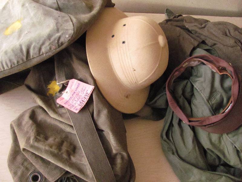 lot 7126 image: Misc. Contents of an Army duffle bag