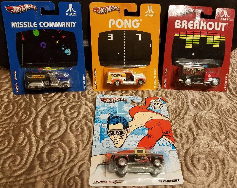 lot 7855 image: Hot Wheels - ATARI Themed NEW IN PACKAGE - Also DC Comics Flashsider