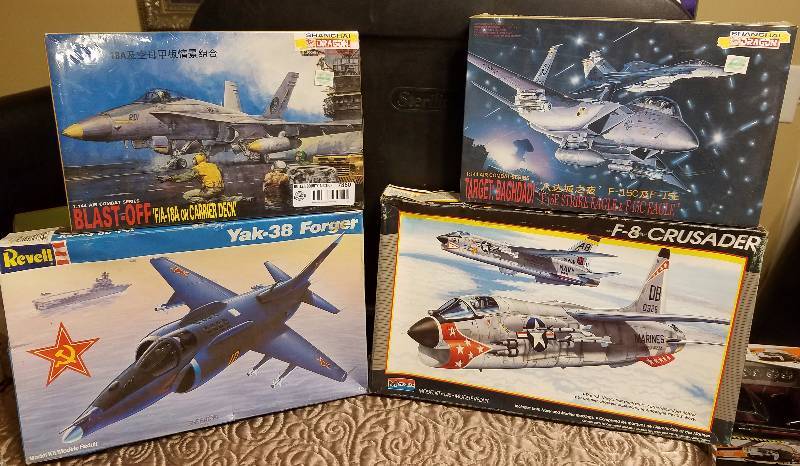 lot 7860 image: 4 Military Aircraft Models in Boxes