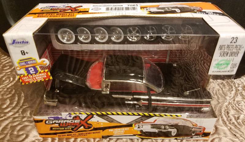 lot 7861 image: Custom Dies Cast Modeil Snap Together Kit 1969 Chevy Impala - GARAGE WORX NEW