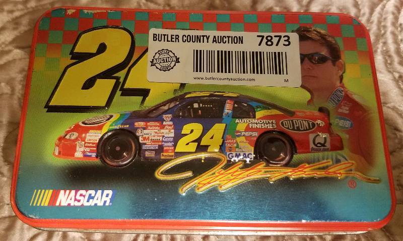 lot 7873 image: Jeff Gordon #24 NASCAR 2 decks of cards - in plastic