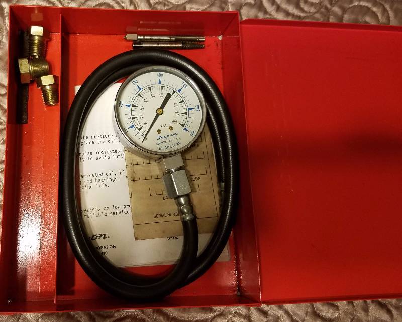 lot 7902 image: Snap-On Cylinder Compression Tester