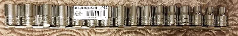 lot 7912 image: BIG 12 Drive Snap-On Socket Set - (2) 1516, (1) 78, (2) 1316, (3) 34, (2) 1116, (3) 916 & (3) 38 -  SNAP-ON 