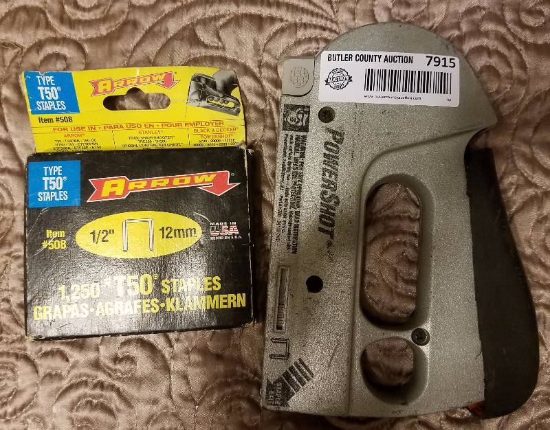 lot 7915 image: Craftsman Power Shot Stapler with 12 Staples