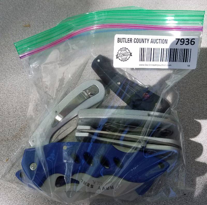 lot 7936 image: 6 Folding Pocket KNIVES - Great for Hunting  Fishing  Camping - (2 marked Navy Seal - U.S.A.)