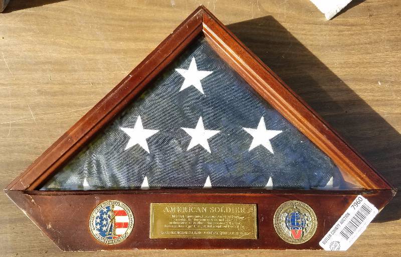 lot 7960 image: ARMY NATIONAL GUARD AMERICAN SOLDIER FLAG with Presentation Case