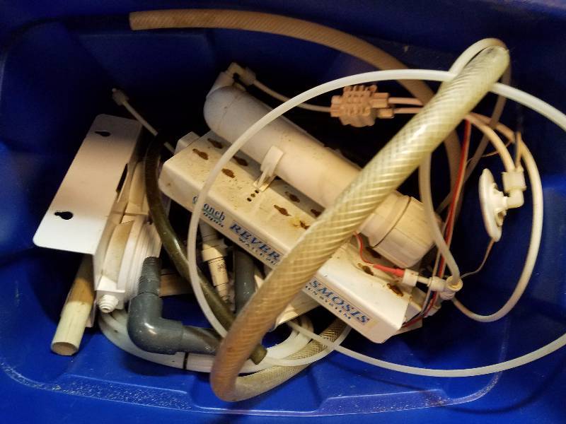 lot 7997 image: Salt Water Aquarium Parts