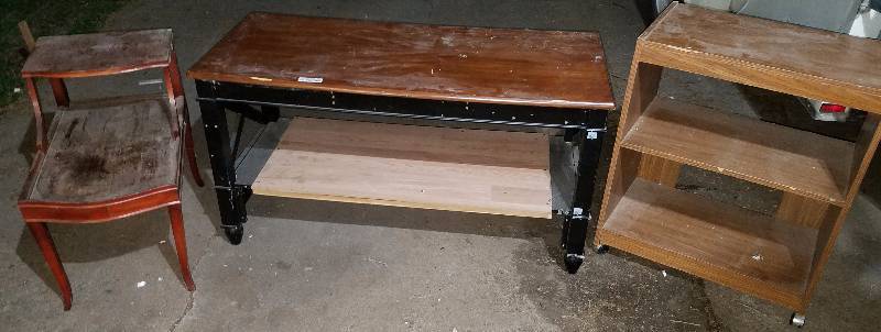 lot 7999 image: 3 Pieces of Wood Furniture