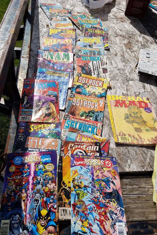 lot 7852 image: DC Comic Books - BIG LOT see photos