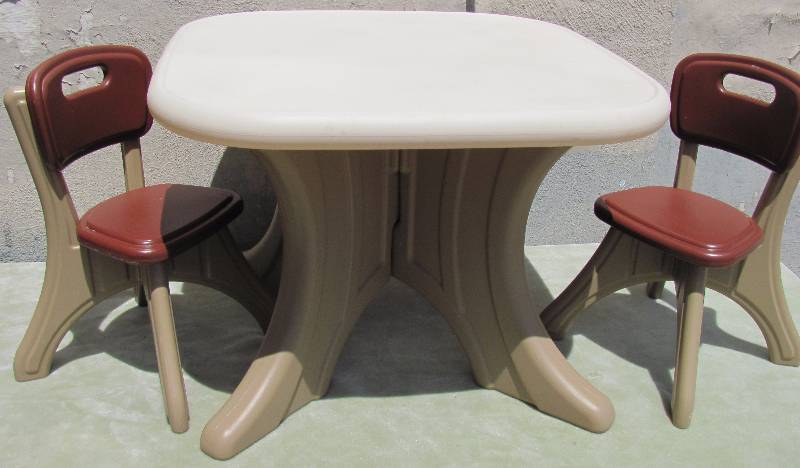 lot 7156 image: Kids 3 piece TABLE & CHAIRS - Step 2 Brand - NICE