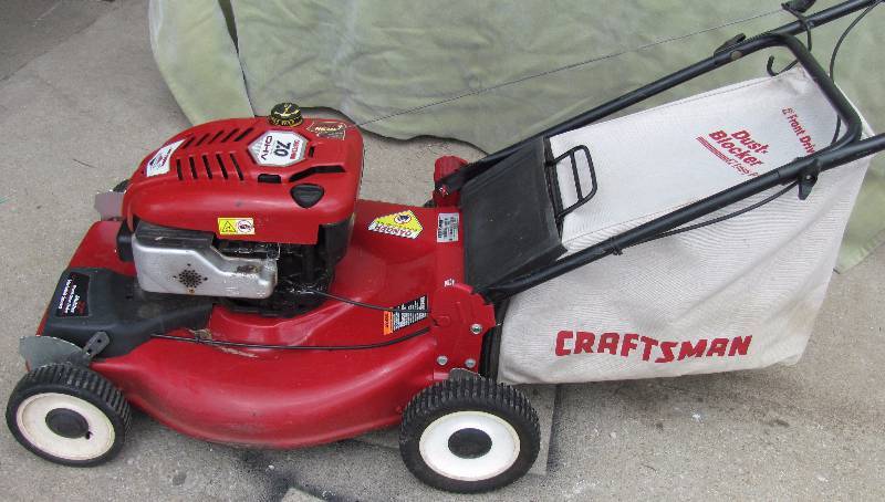 lot 7160 image: Lawn Mower - Self Propelled - CRAFTSMAN - Bagger - Mulcher - RUNS GOOD