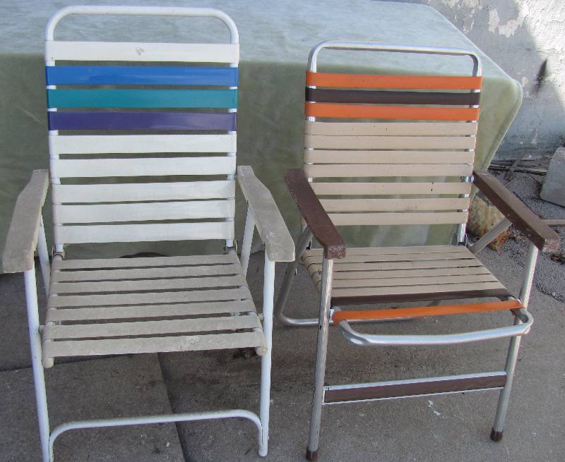 lot 7169 image: Folding Lawnchairs - Lot of 2