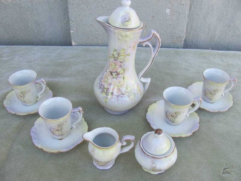 lot 7175 image: Nippon Tea Set Hand-painted Decorative beautiful set