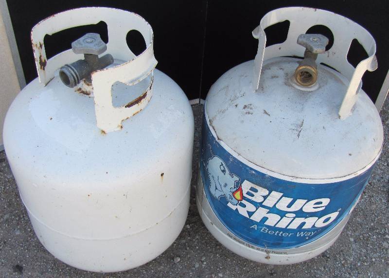 lot 7188 image: Propane Tanks - lot of 2 - empty - w OPD valves