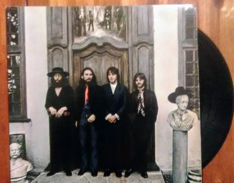 lot 7384 image: The Beatles Hey Jude LP