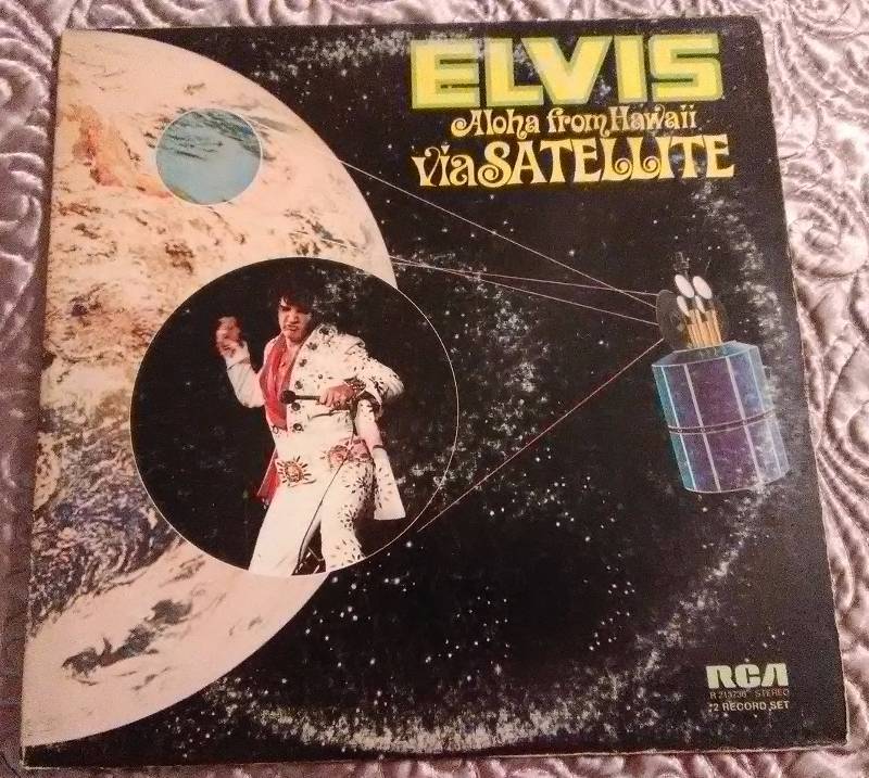 lot 7425 image: ELVIS PRESLEY - Aloha from Hawaii via Satellite - LP - Vinyl RECORD