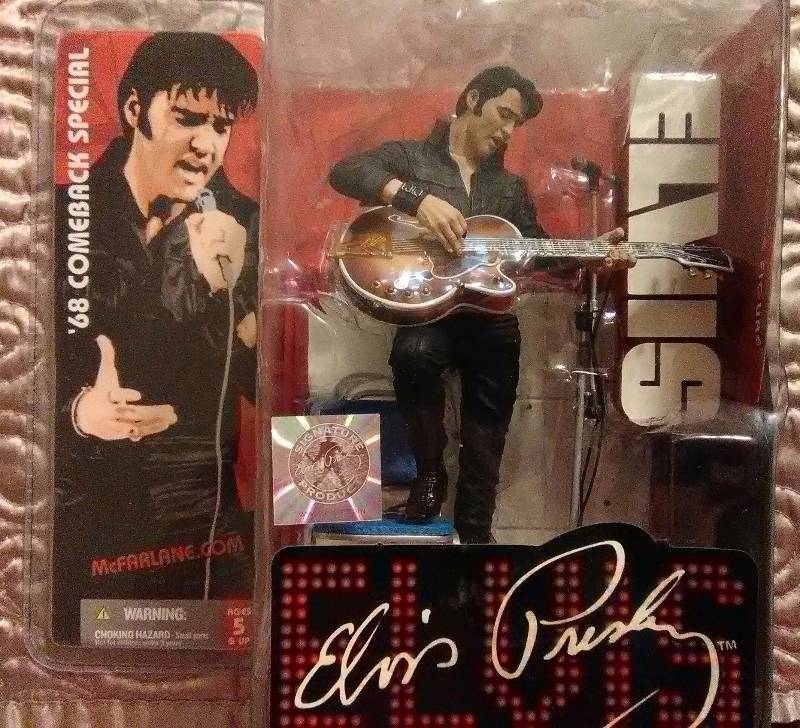 lot 7428 image: ELVIS PRESLEY - 1968 Comeback Special Elvis Figurine - WOW - CHECK IT OUT