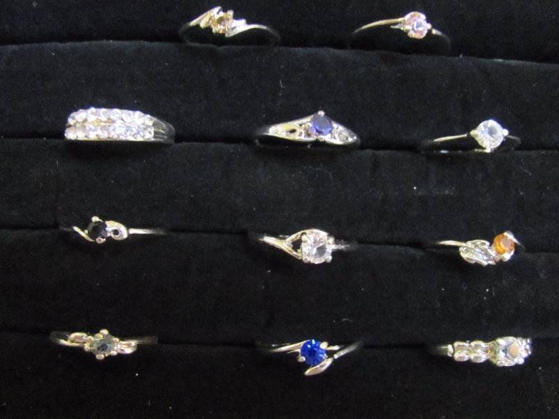 lot 6151 image: 11 Womens Rings
