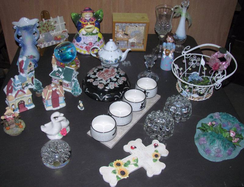 lot 6176 image: Assorted Home Decor - ceramics, wire basket, tea pot, vases and more