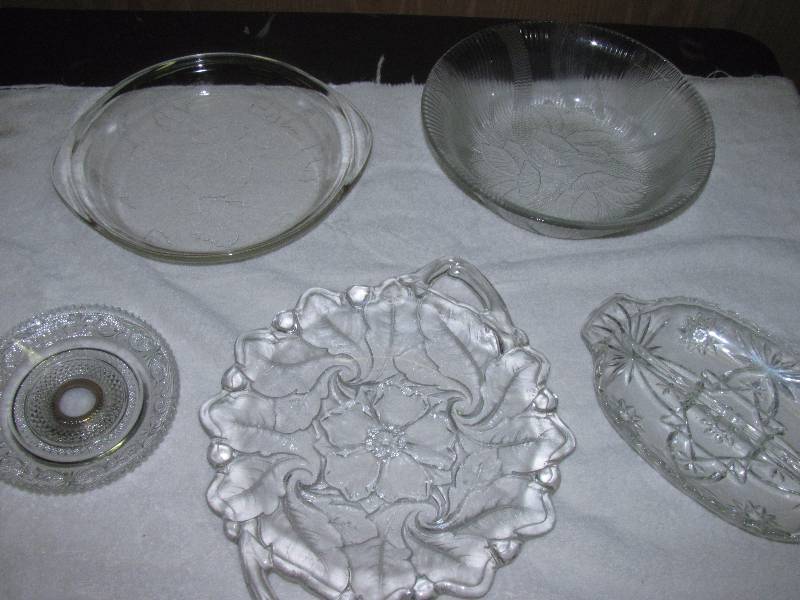 lot 6180 image: Lot of assorted glassware
