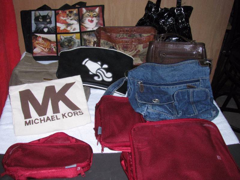 lot 6192 image: Lot of purses  handbags organizers - one item is Michael Kors
