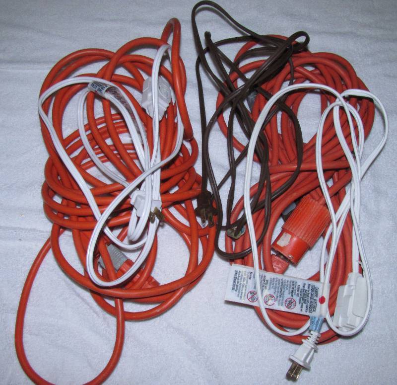 lot 6193 image: Extension cords - qty 5 each - 2 nice orange ones