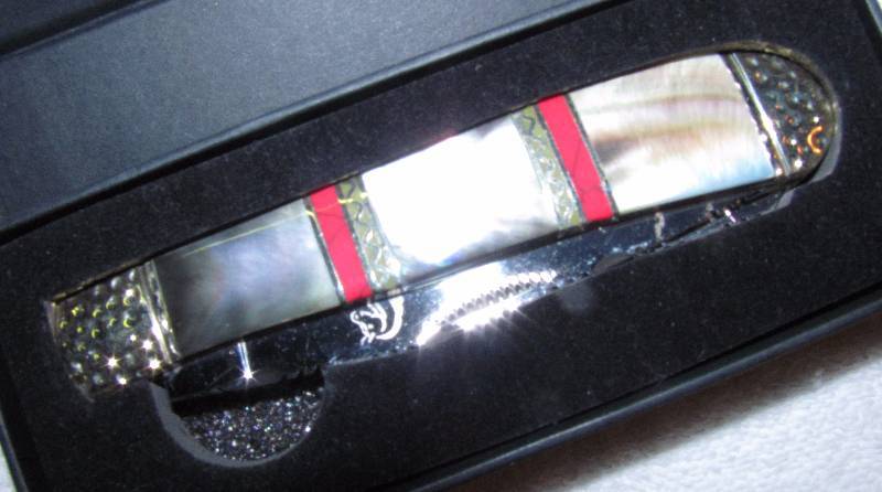 lot 6218 image: Pocket Knife in Gift Box - Frost Cutlery NEAT HANDLE Silverhorse stoneworks