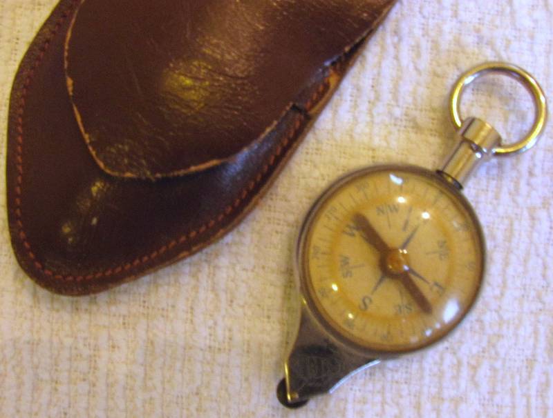 lot 6232 image: Navigation Device - Compass - Made in Germany - Leather Case - COOL