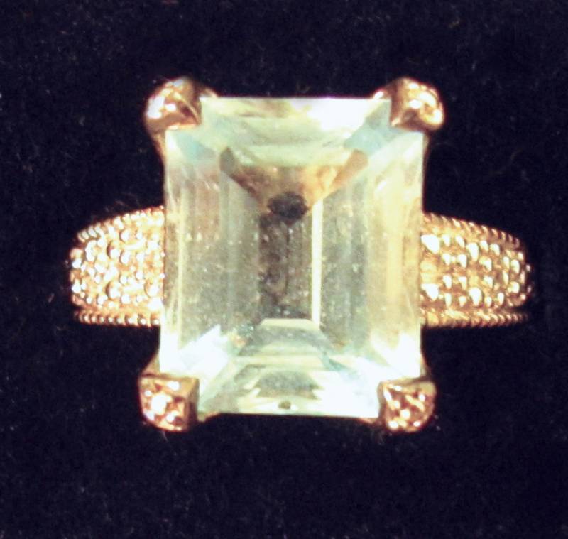lot 6247 image: Womens Ring