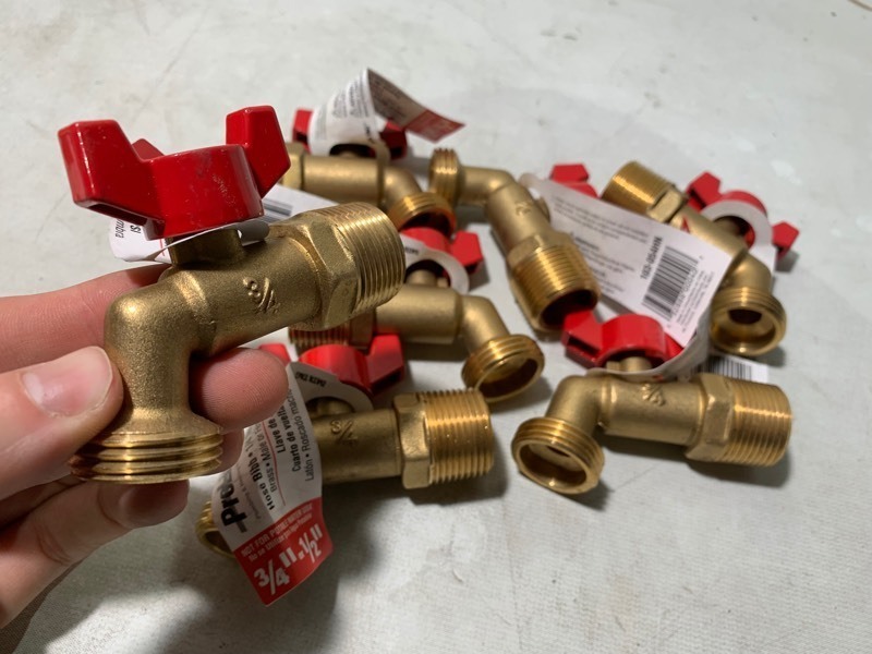 lot 178 image: 7 New Proline 34 or 12 Brass Hose Bibbs