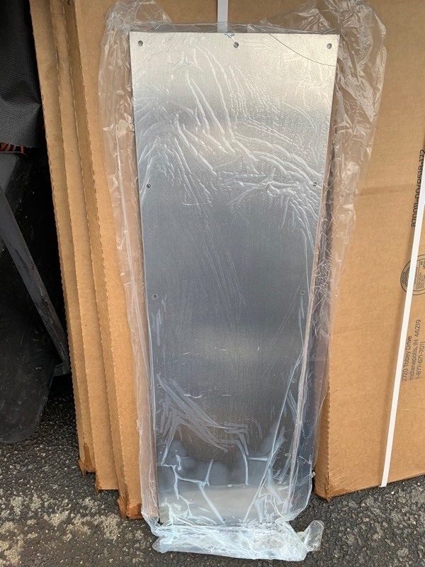 lot 184 image: 1 New Heavy Duty Stainless Steel Door Kick Plate 10x34