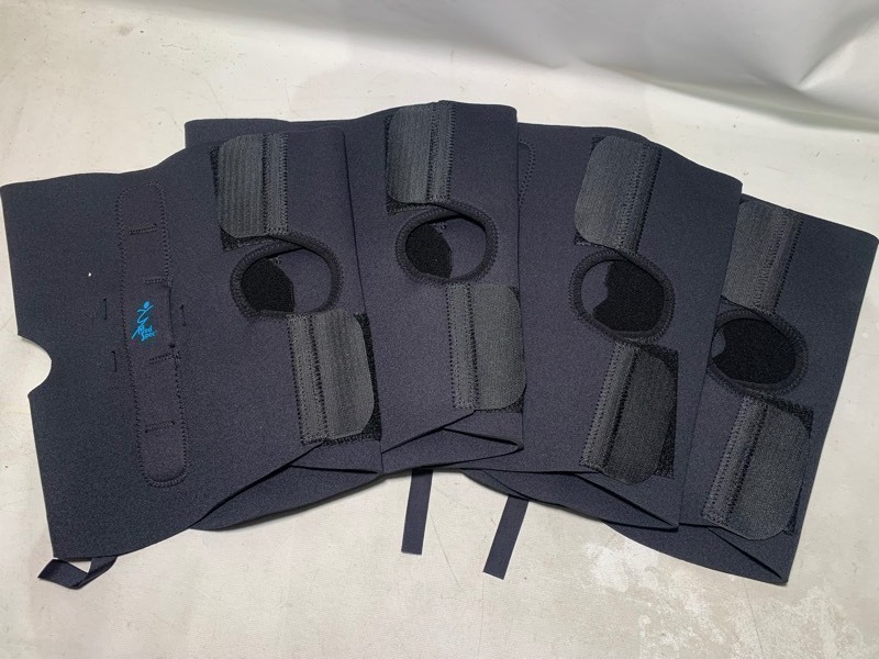 lot 230 image: 4 New Big Med Spec Gripper Hinged Knee Braces with breathable Coolflex