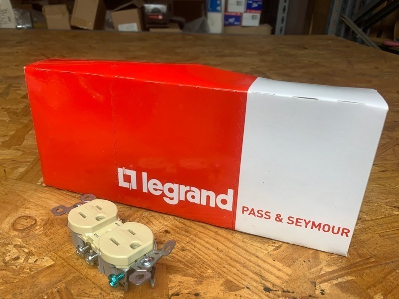 lot 356 image: New Box of 10 Legrand 3232-ITU Duplex TradeMaster Outlets
