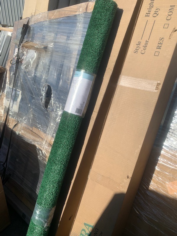 lot 361 image: 1 New Role of Traffic Master 6ft x8ft Artificial IndoorOutdoor Turf Grass