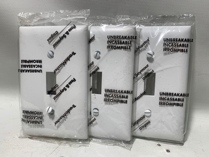 lot 375 image: 20 New Standard Sized TradeMaster White Unbreakable Switch Plates